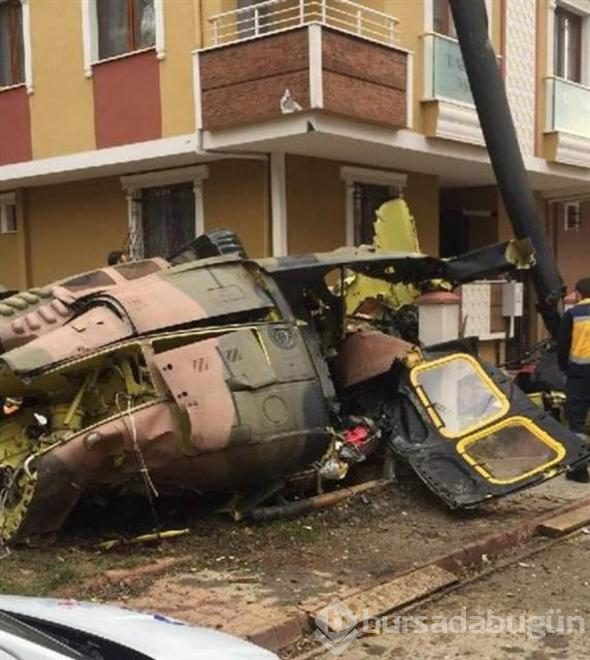 İstanbul'da askeri helikopter düştü
