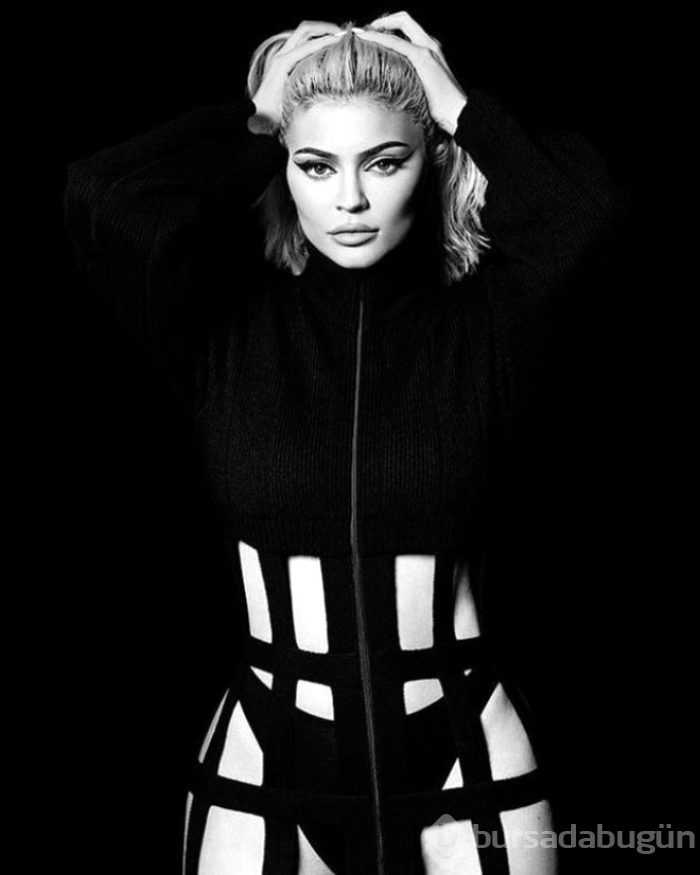 Kylie Jenner, 2019 takvimini çıkardı, bu sefer  ablasından bile iddialı!
