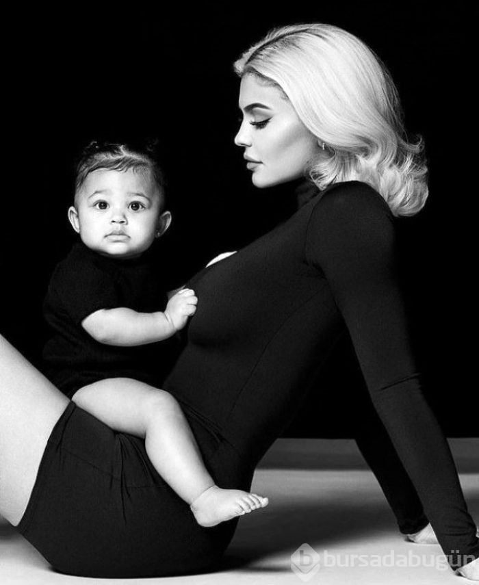 Kylie Jenner, 2019 takvimini çıkardı, bu sefer  ablasından bile iddialı!
