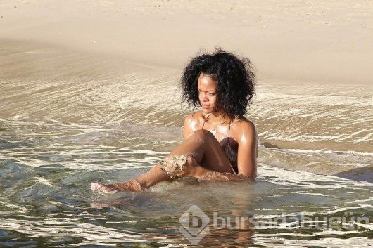Chris Brown'dan Rihanna'nın fotoğraflarına yorum!
