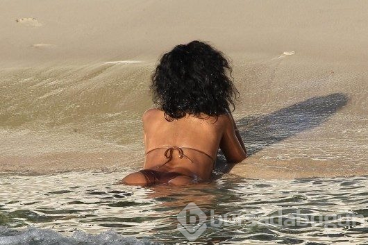 Chris Brown'dan Rihanna'nın fotoğraflarına yorum!
