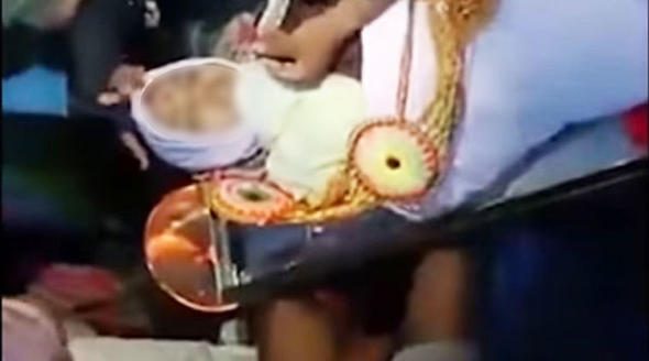 Verdiği sözü tutmak için ölen kız arkadaşıyla nikah kıydı
