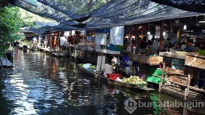 Tayland'ın sıra dışı yüzen pazarları