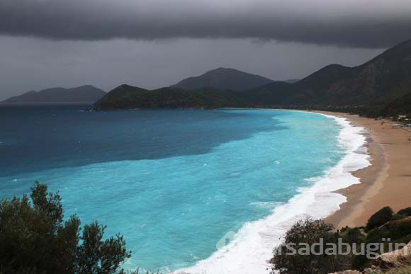 Muğla'da deniz bu hale geldi! Görenler akın etti...
