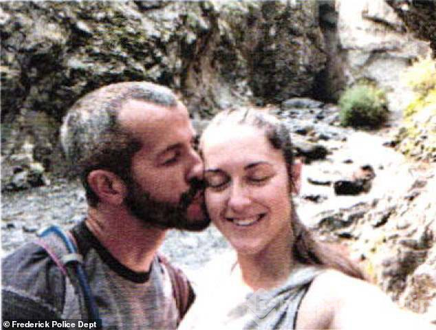 Cep telefonundan şok fotoğraflar çıktı!