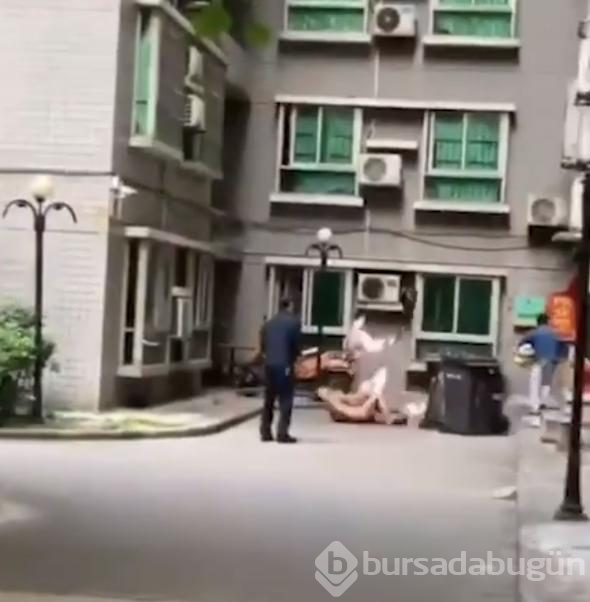 Aldatırken yakalandı, çırılçıplak 4. kattan düştü!