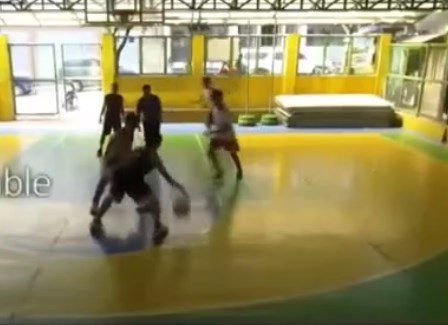 Basketbol oynarken darbe aldı,hayatı karardı
