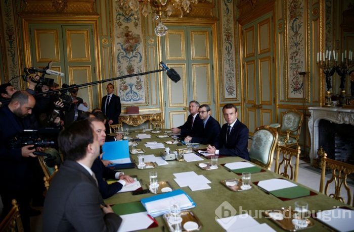 Macron "Sarı Yelekliler" isyanını durduramıyor