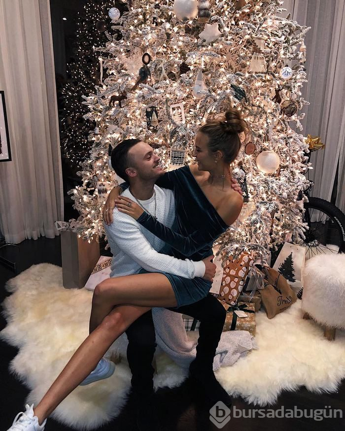 Josephine Skriver'dan Noel kutlaması
