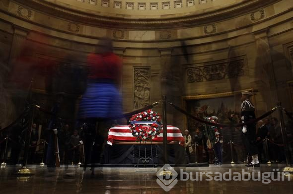 Baba Bush için anma töreni
