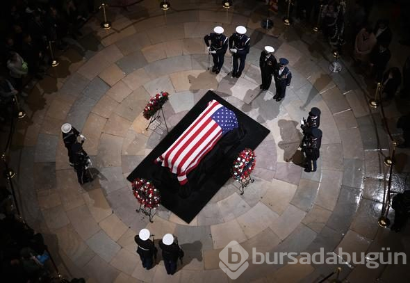 Baba Bush için anma töreni