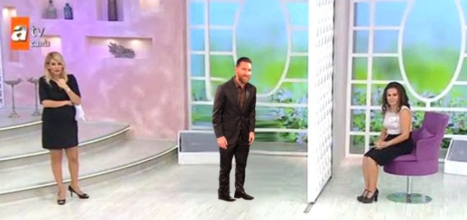 İsrailli modelle fotoğraf çekilirken donup kalan Messi'ye yapılan photoshoplar kırdı geçirdi