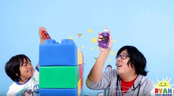 8 yaşındaki Youtuber'in aylık maaşı dudak uçuklatıyor!
