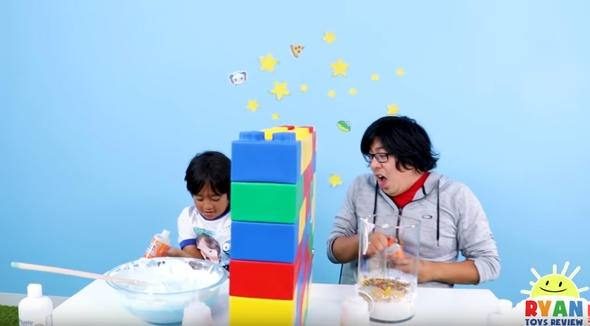 8 yaşındaki Youtuber'in aylık maaşı dudak uçuklatıyor!
