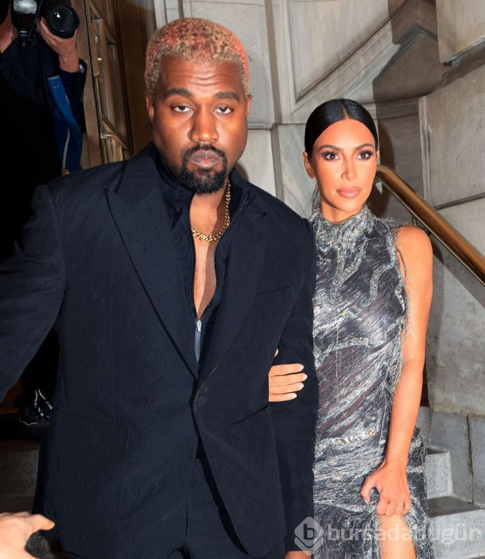 Kim Kardashian, müzikalde telefon kullanan Kanye West'i savundu