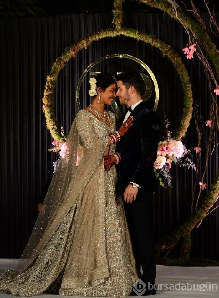 Priyanka Chopra'nın 22 metre duvaklı gelinliği