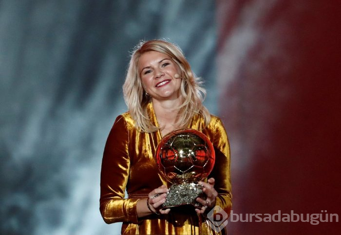 Cinsiyet ayrımı sadece ödül töreni ile kısıtlı değil... Kadın futbolunun Messi'si Ada Hegerberg'in maaşı şaşırttı!
