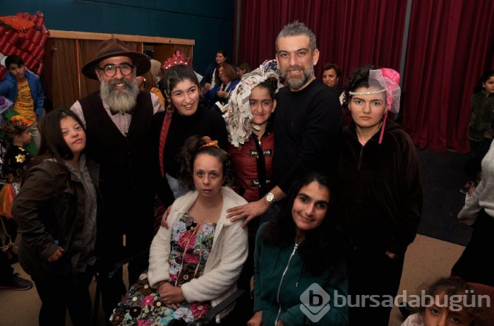 Hakan Akkaya engelli çocuklar için defile düzenledi
