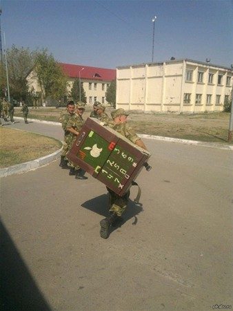 Rus ordusunda sıra dışı ceza yöntemleri!
