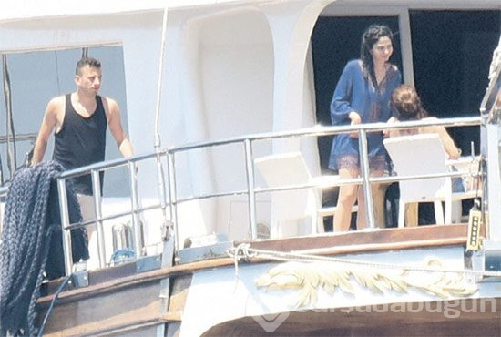 Demet Özdemir'in başı Oğuzhan'la belada!