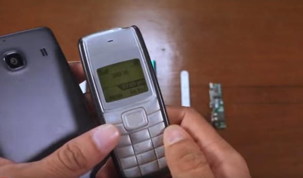 Eski telefonunun içindeki 'şey' kıymete bindi!
