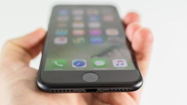 Apple'dan tepki çeken iPhone hatası