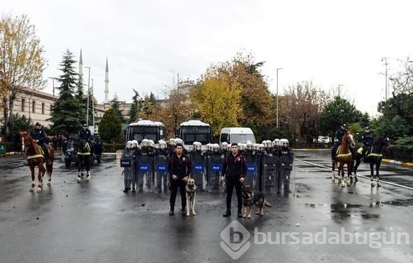 Çevik Kuvvet polislerinin eğitimleri filmleri aratmadı
