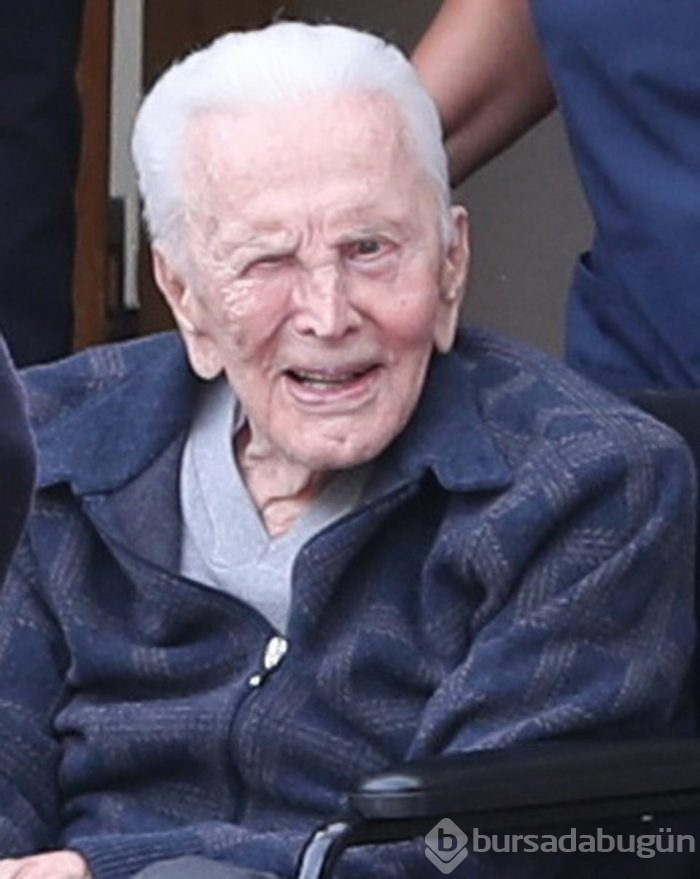 Kirk Douglas'a 102'nci doğum günü partisi