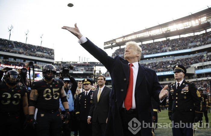 Trump'ın maçtaki hareketi alay konusu oldu
