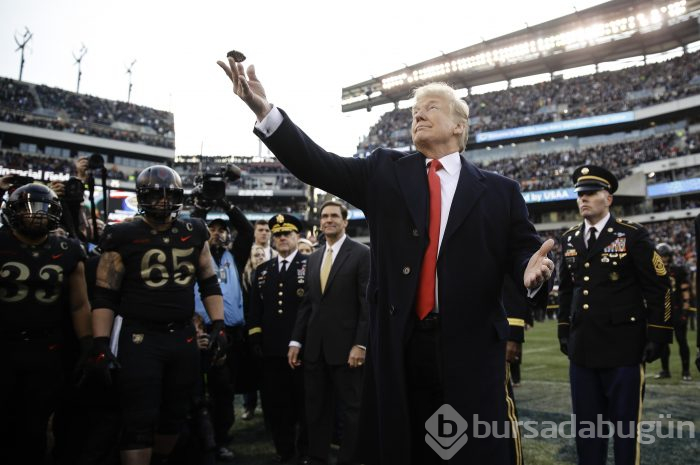 Trump'ın maçtaki hareketi alay konusu oldu
