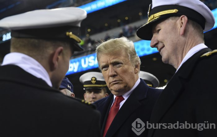 Trump'ın maçtaki hareketi alay konusu oldu

