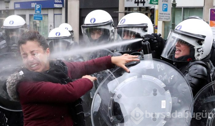 Dünya o anları canlı izledi!
