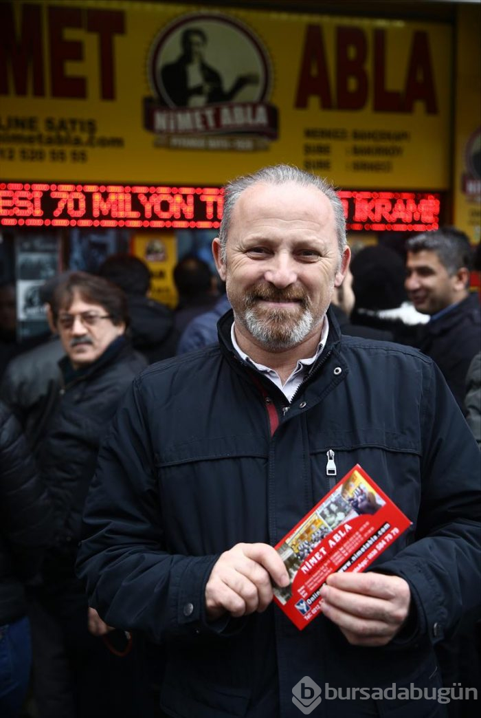 Büyük ikramiye için yılbaşı biletlerine yoğun ilgi
