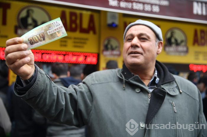Büyük ikramiye için yılbaşı biletlerine yoğun ilgi
