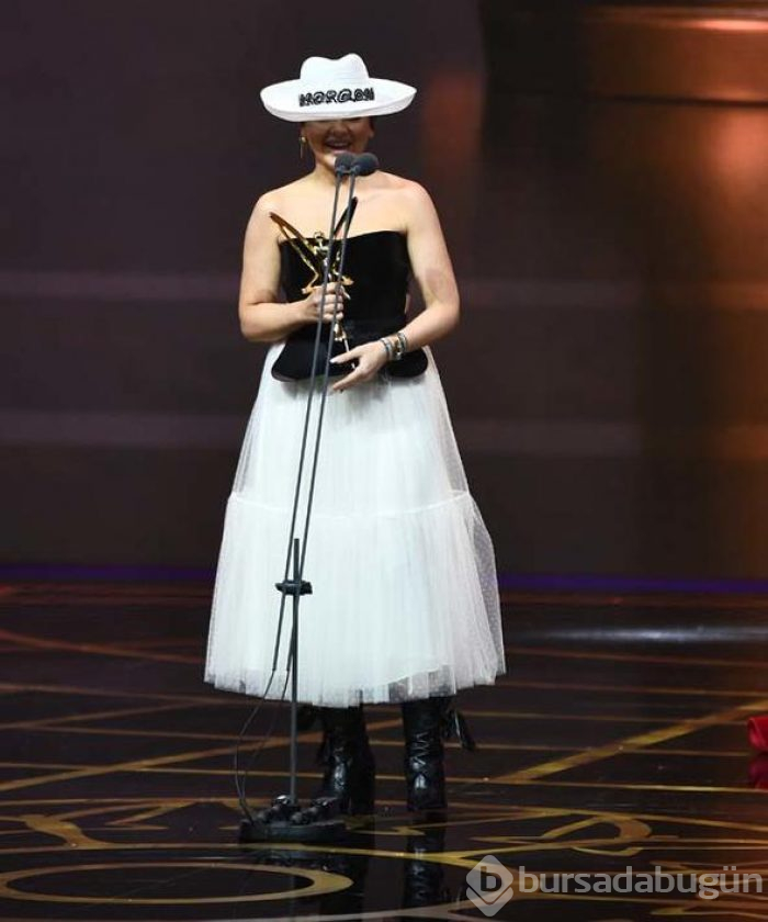 Hadise'nin çok konuşulan şapkasının sırrı
