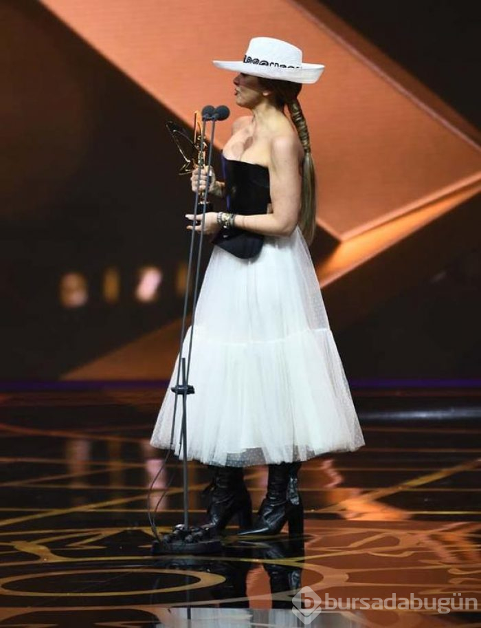 Hadise'nin çok konuşulan şapkasının sırrı
