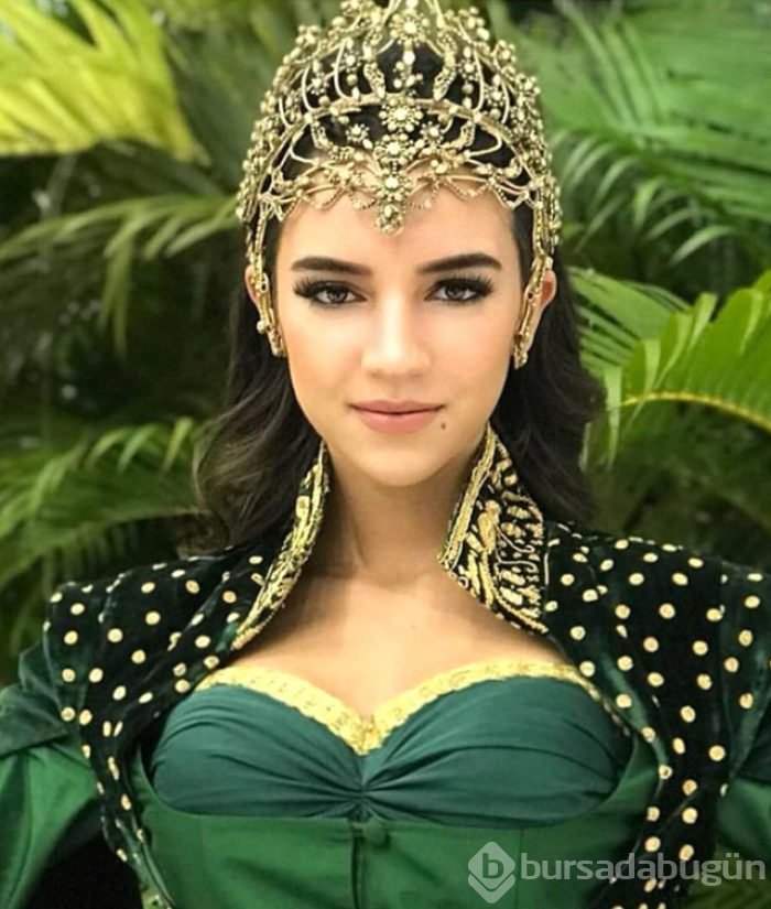 Demet Akalın, Miss Universe'de yarışacak olan Türkiye güzeline destek vermeyenlere tepki gösterdi
