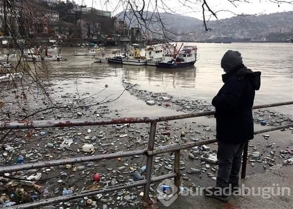 Zonguldak Limanı çöple doldu
