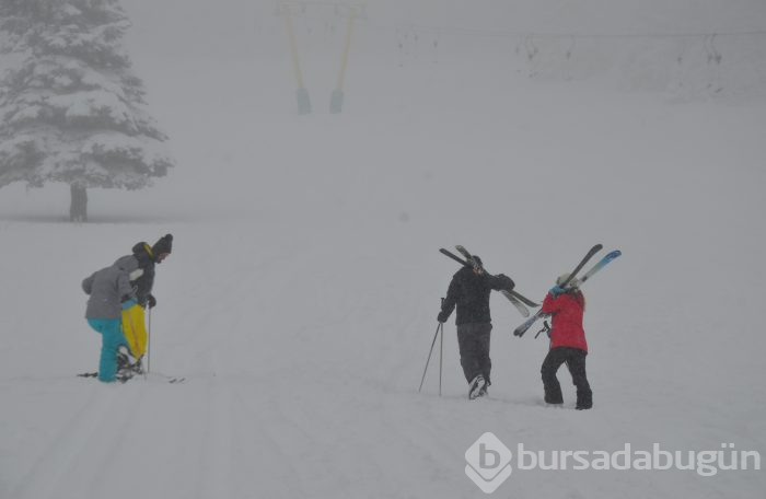 Bursa Uludağ'da kar kalınlığı artıyor