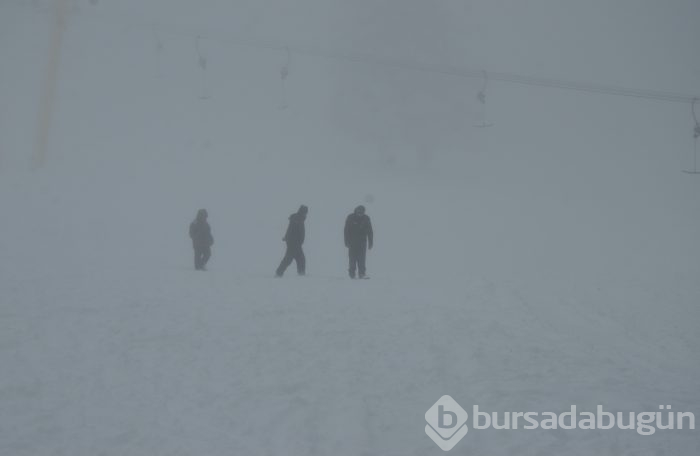 Bursa Uludağ'da kar kalınlığı artıyor