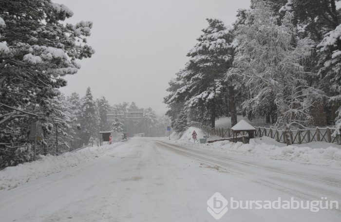 Bursa Uludağ'da kar kalınlığı artıyor
