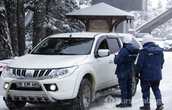 Bursa Uludağ'da kar kalınlığı artıyor