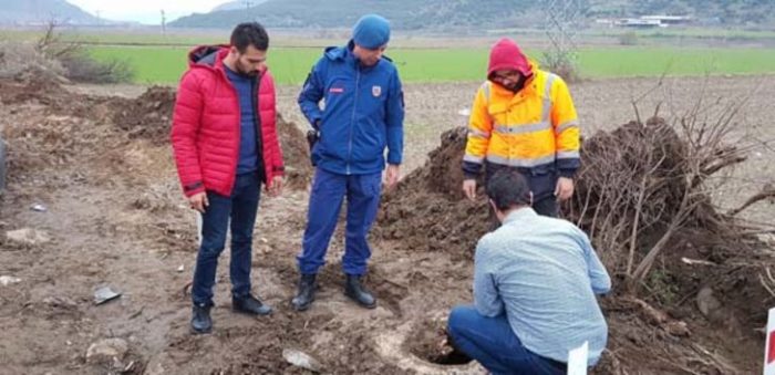Yol çalışması yapan işçiler tarihi mermer kuyu buldu
