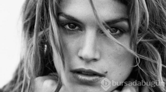 Cindy Crawford'dan 52 yaş pozu
