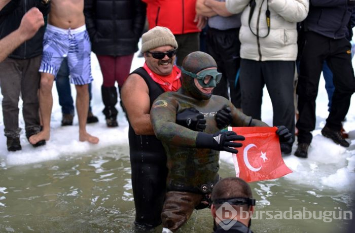 2 bin 700 metrede Yüzme Şenliği (Rize)