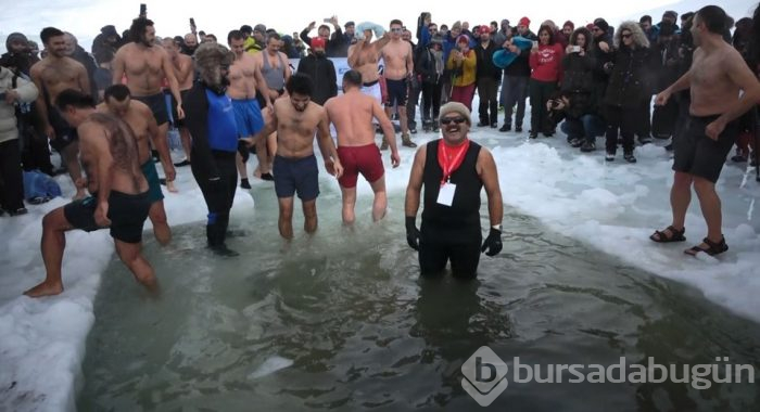 2 bin 700 metrede Yüzme Şenliği (Rize)