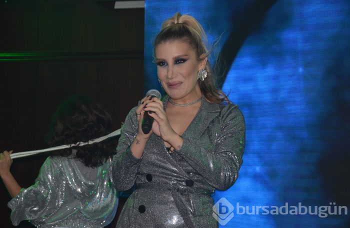 İrem Derici kendisiyle dalga geçti
