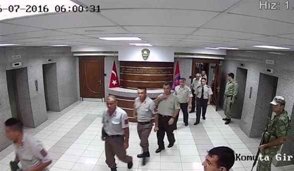 Görüntüleri ortaya çıktı... Rehineleri 'canlı kalkan' yapmışlar
