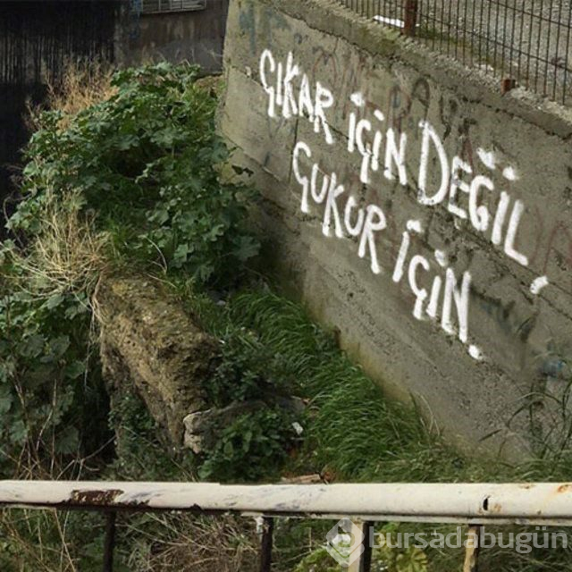 Çukur'da ekrana yansıyan duvar yazıları