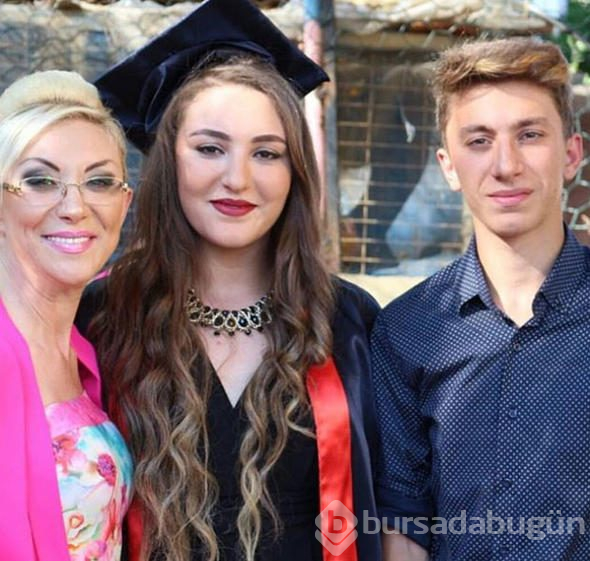 Annesini geçti!

